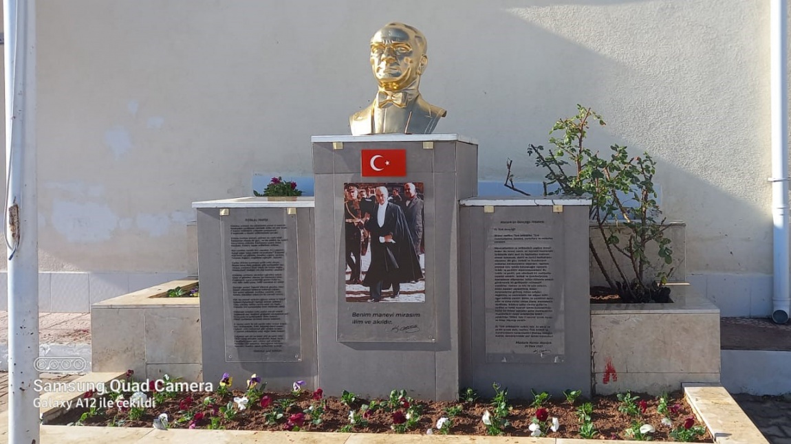 Mustafa Kemal Atatürk büstünün yenilenmesi